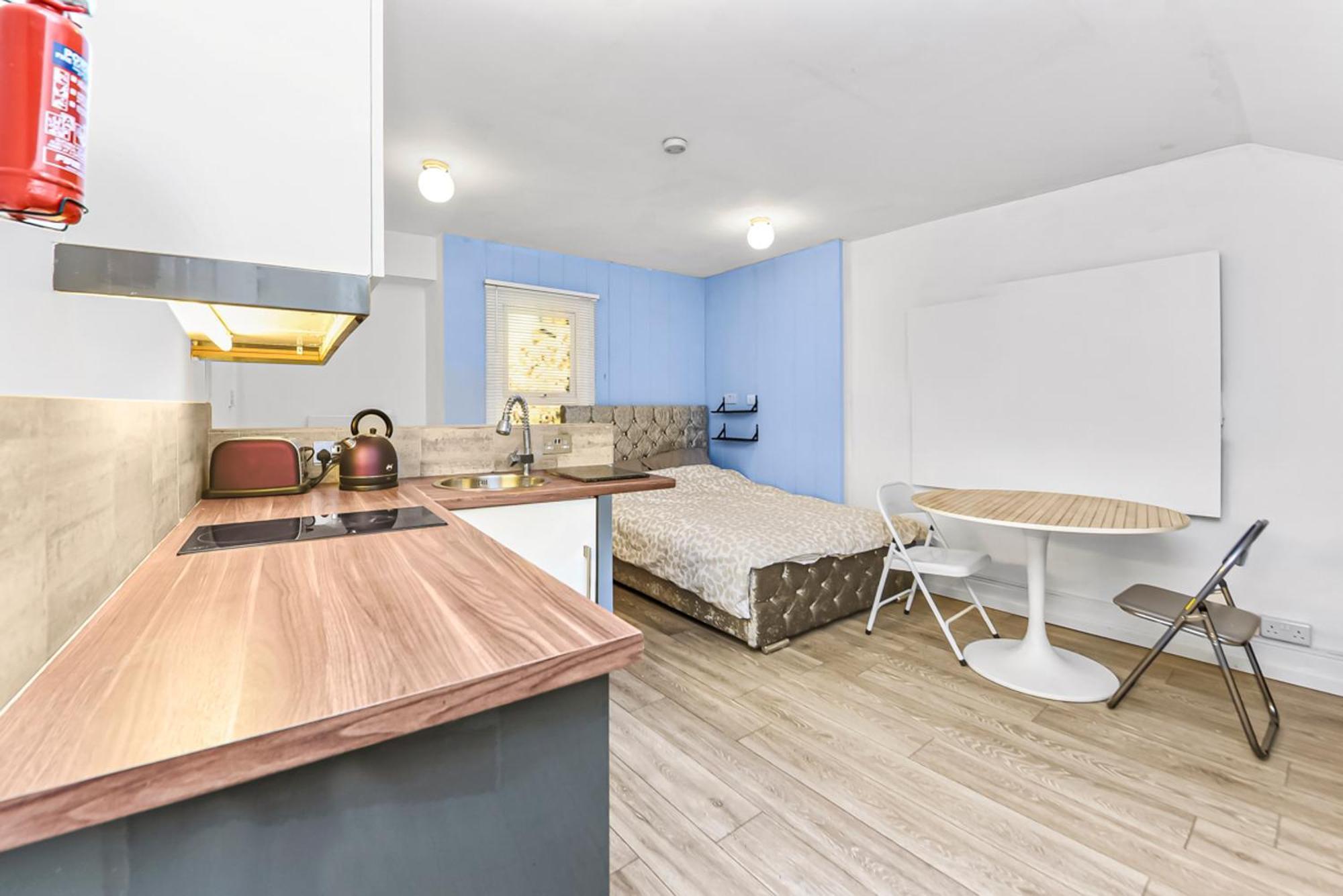 Cosy Studio Flat On A Budget Apartment Londra Exterior foto
